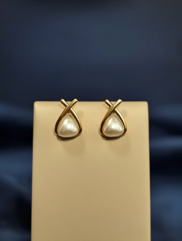 The Aurelia: Intertwined Gold & Pearl Studs