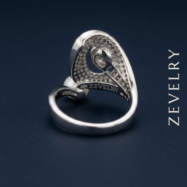 Zevelry-Iris-Pearl-Statement-Ring-Ring-Back