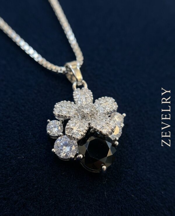 Zevelry Onyx Garden Silver Floral Pendant Set Close Up Zevelry-Onyx-Garden-Silver-Floral-Pendant-Set-Close-U