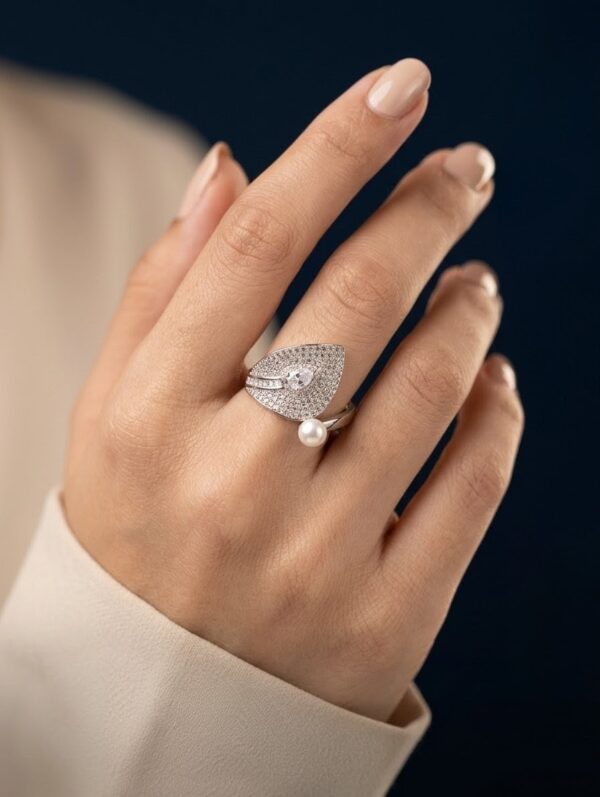 Zevelry-Silver-Leaf-Ring