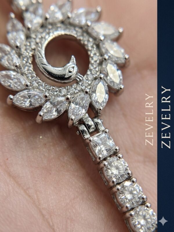 Zevelry seraphina-swan-bracelet Close Up Zevelry seraphina-swan-bracelet